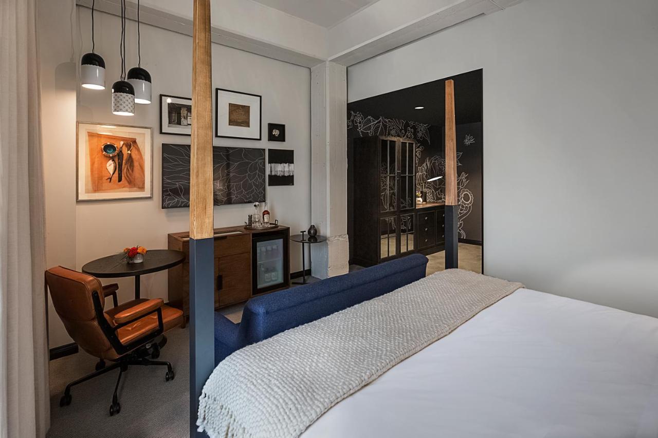 Crossroads Hotel Kansas City Bagian luar foto